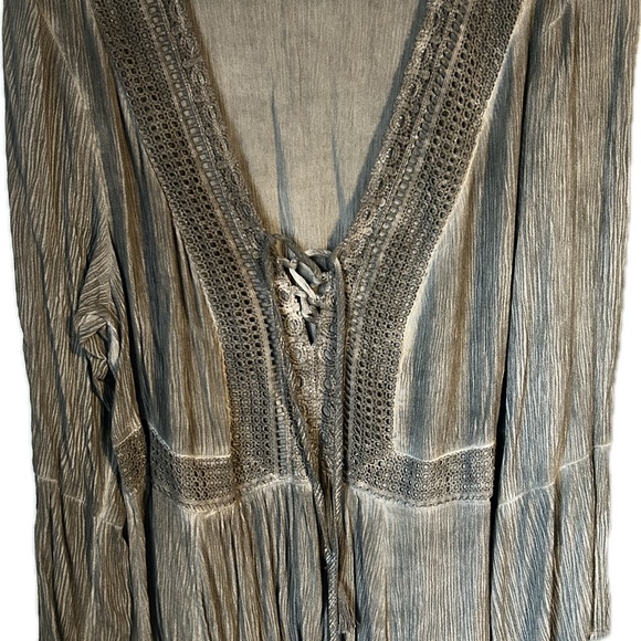 Torrid 1x Crinkle Peasant Blouse w/ Bell Sleeves - Picture 2 of 6